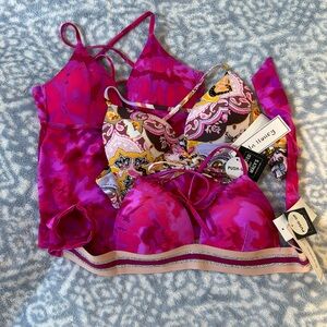 swimsuit top,
new
3 things
size XS